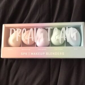 ⭐️ 5 Piece Makeup Blenders Set - Multicolor